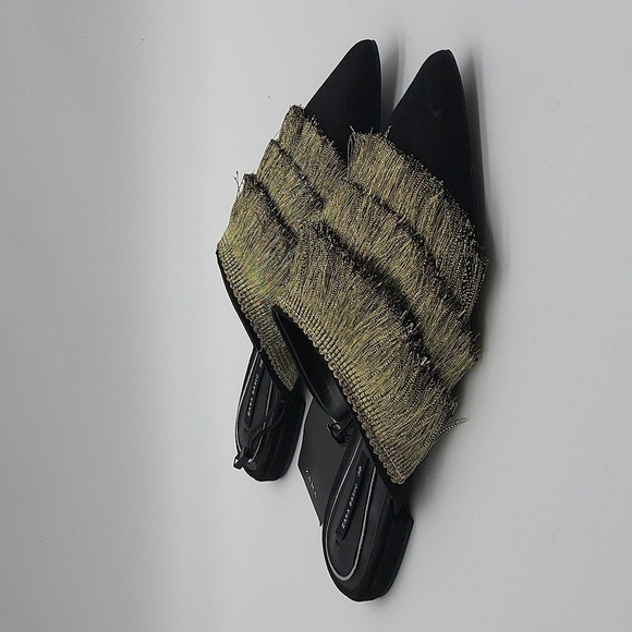 1206- Zara Basic Collection Women's Flat Mules Size 6.5 NWT - Picture 1 of 8